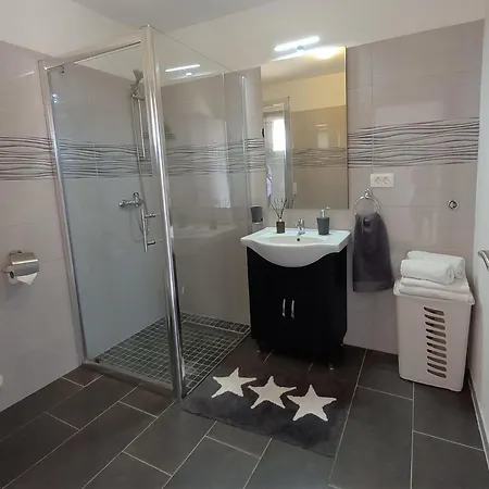 アパート Antunovic